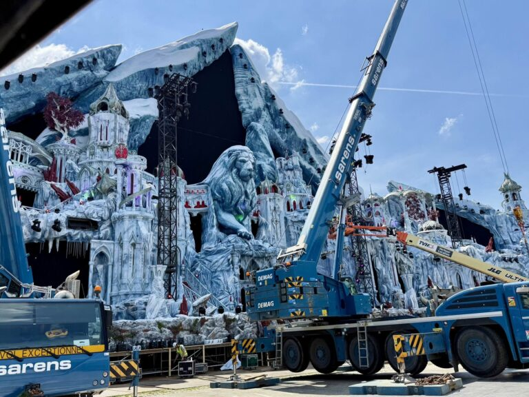 Image - Tu Vecino Informa Tomorrowland Sigue En Pie Pese Al Incendio Que Destruyó Su Escenario Principal.