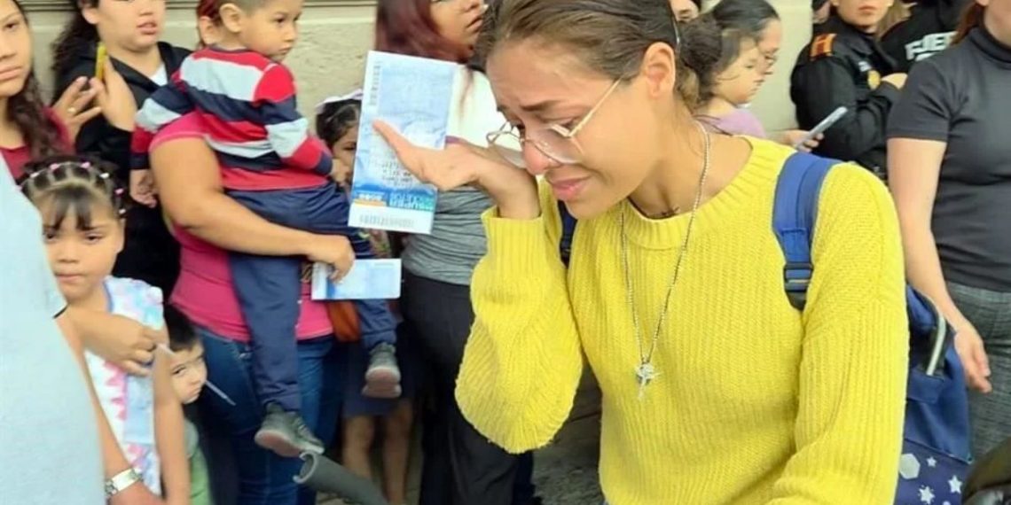 Falta De Boletos Para Ver a Lara Campos - Tu Vecino Informa