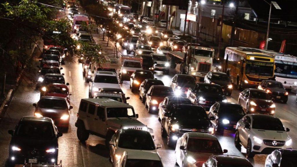 Como-afecta-el-metro-de-la-linea-6-a-los-trabajadores-de-nuevo-leon - Tu Vecino Informa Tráfico De Nuevo León Causado Por El Metro - Tu Vecino Informa
