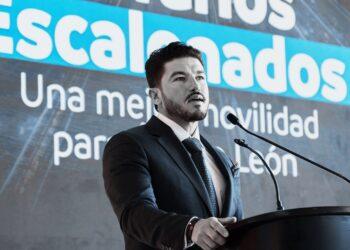Samuel García Y El Texto Horarios Escalonados En El Fondo Sobre Movilidad En Nuevo León - Tu Vecino Informa